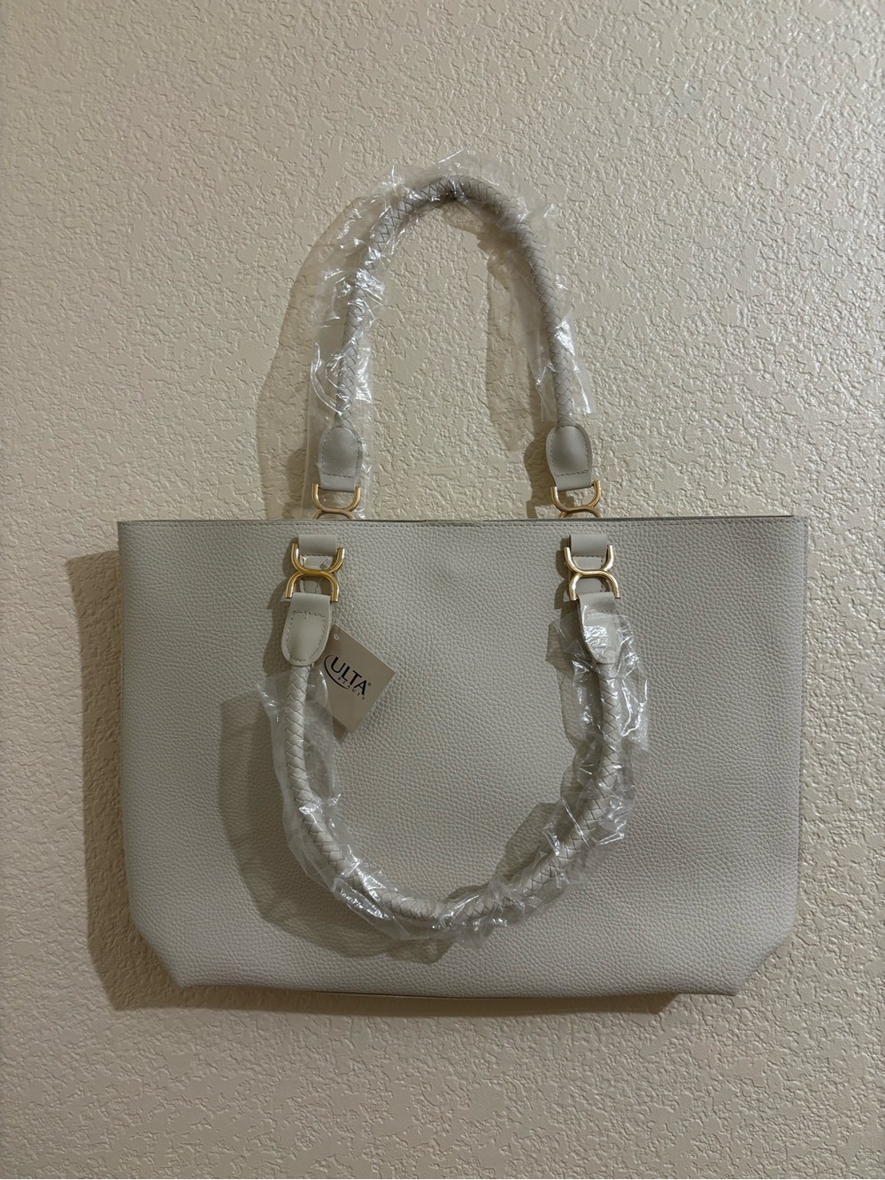 3x$25 Ulta Beauty Ivory Pebbled Tote with Gold Hardware 16”x10” NEW
